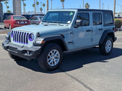 Used 2023 Jeep Wrangler Sport S image 5