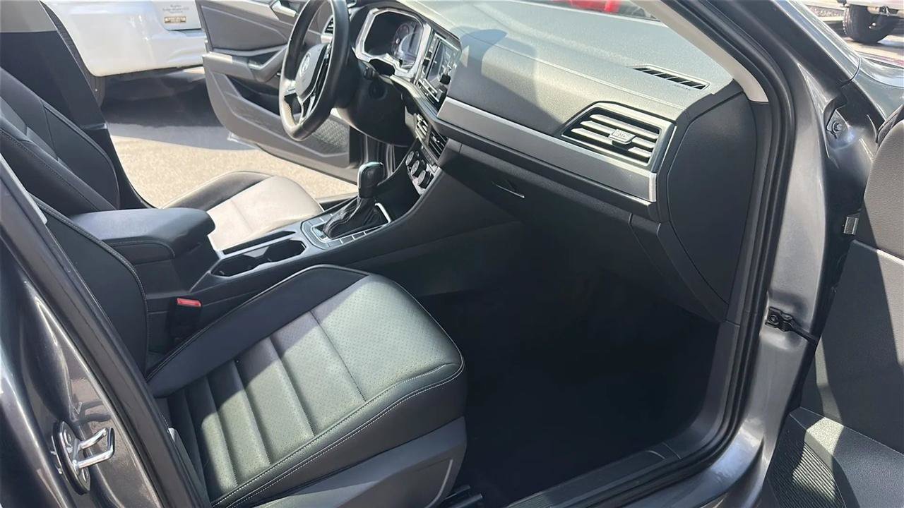 Used 2021 Volkswagen Jetta SE w/ SE Cold Weather Package FWD image 33