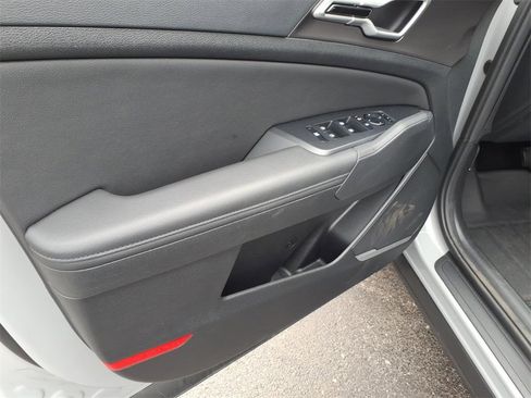 Used 2026 Kia Sportage EX w/ EX Panorama Roof Package image 15