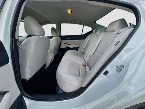 Used 2022 Nissan Altima 2.5 SV FWD image 24