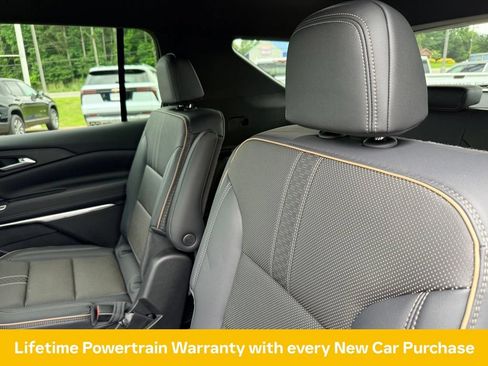 New 2026 Chevrolet Traverse High Country w/ LPO, Floor Liner Package FWD image 17