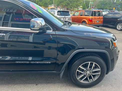 Used 2017 Jeep Grand Cherokee Limited AWD/4WD image 8