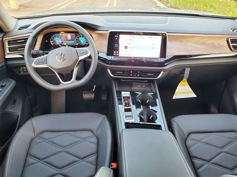 New 2026 Volkswagen Atlas SE image 6