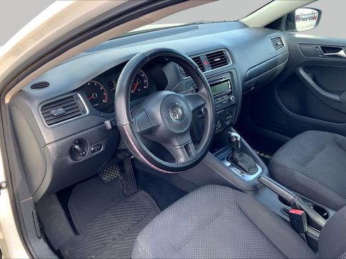 Used 2011 Volkswagen Jetta Sedan FWD image 17