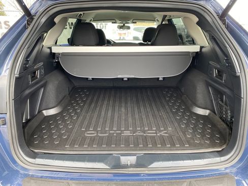 Used 2024 Subaru Outback Premium AWD/4WD image 5