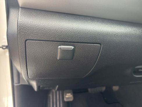 Used 2015 Toyota Camry SE image 16