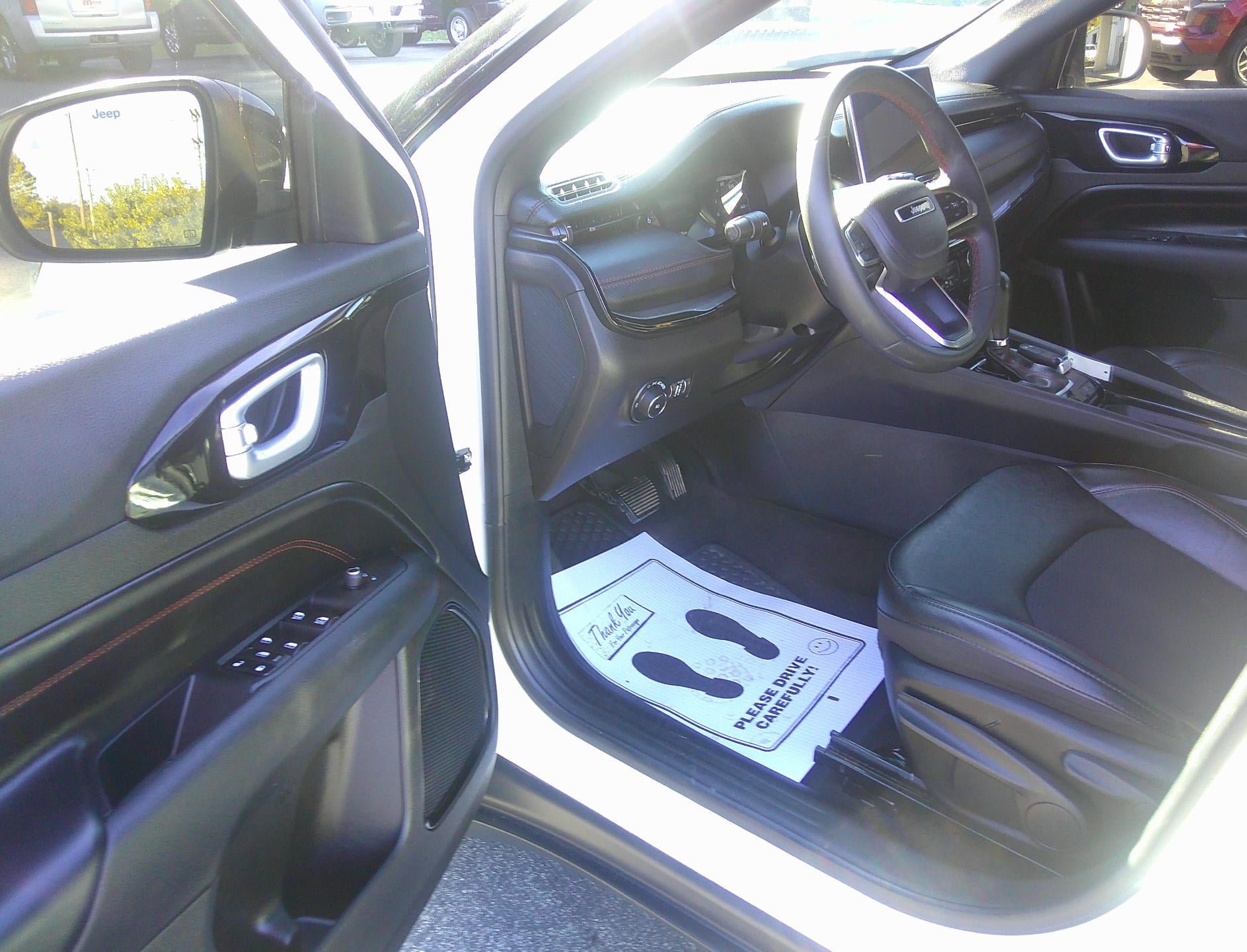 Used 2023 Jeep Compass Trailhawk AWD/4WD image 8