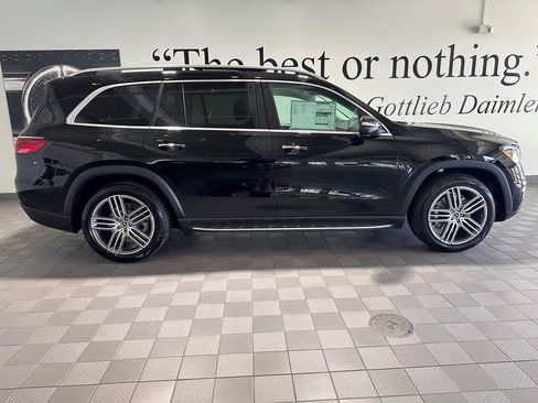 Used 2026 Mercedes-Benz GLS 450 4MATIC image 3