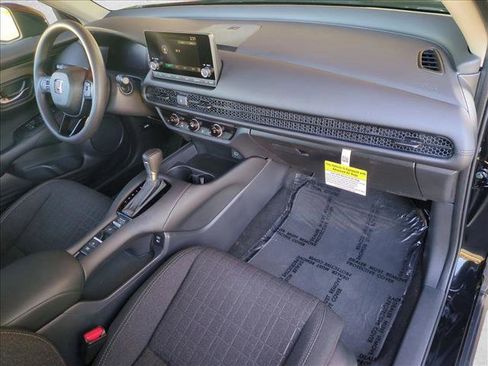 Used 2025 Honda HR-V LX image 20