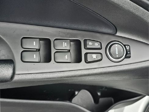 Used 2013 Hyundai Sonata SE image 27