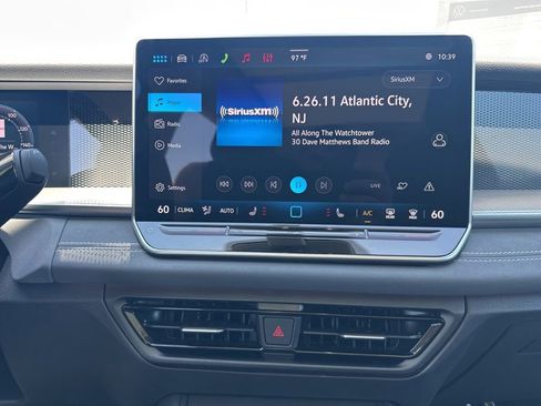 New 2026 Volkswagen Tiguan SE AWD/4WD image 16