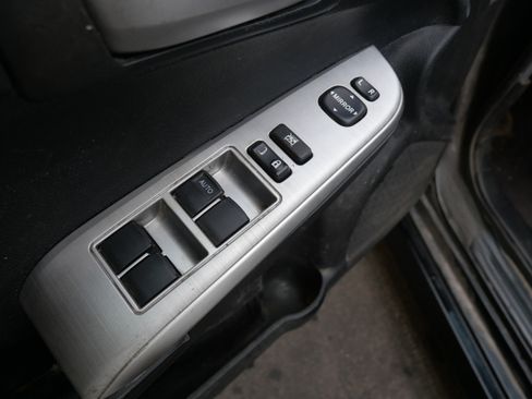 Used 2012 Toyota Camry SE w/ Convenience Pkg image 7