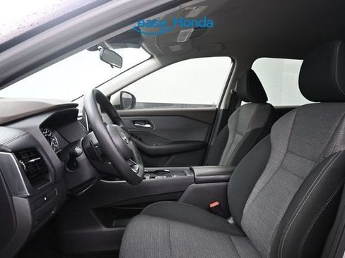 Used 2022 Nissan Rogue SV FWD image 14