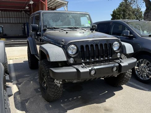Used 2017 Jeep Wrangler Sport AWD/4WD image 3