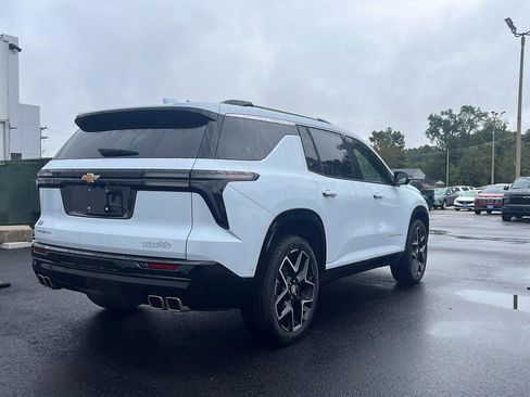 New 2026 Chevrolet Traverse High Country w/ LPO, Floor Liner Package FWD image 5