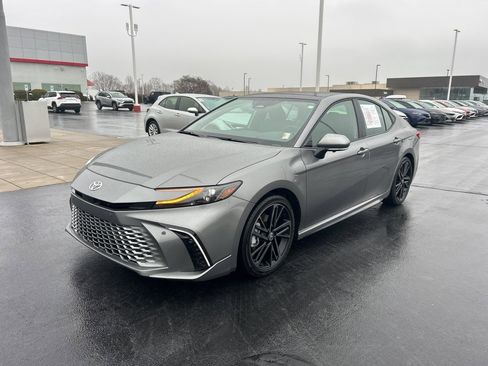 Used 2025 Toyota Camry XSE image 1