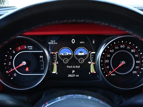 Used 2022 Jeep Gladiator Rubicon w/ LED Lighting Group image 14