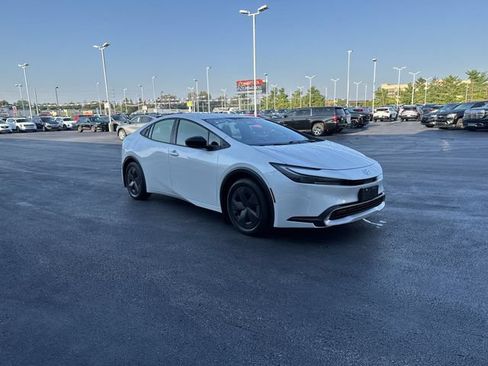 Used 2024 Toyota Prius Prime FWD image 6