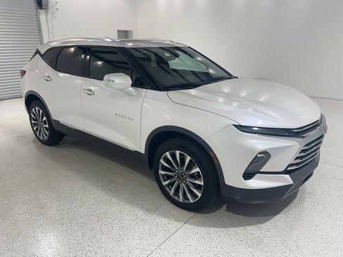 Used 2025 Chevrolet Blazer Premier w/ Driver Confidence II Package image 40