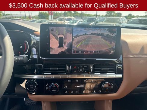 New 2026 Nissan Pathfinder Platinum AWD/4WD image 16