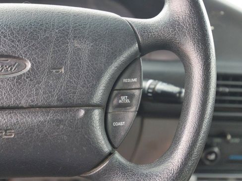 Used 1995 Ford Escort LX image 18