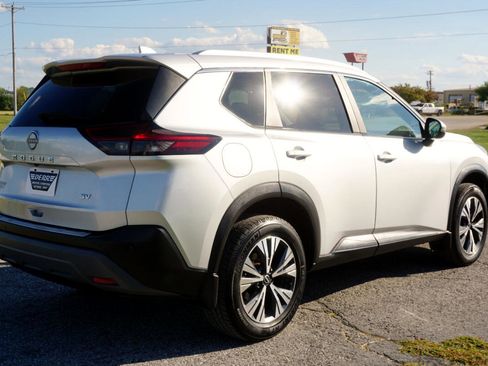 Used 2022 Nissan Rogue SV w/ SV Premium Package image 22