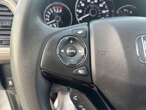 Used 2016 Honda HR-V EX image 32