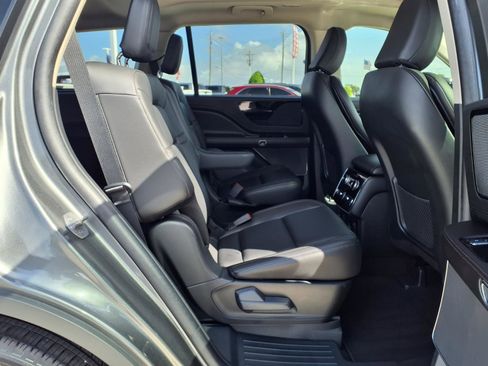 Used 2024 Lincoln Aviator 2WD w/ Premium Package image 8