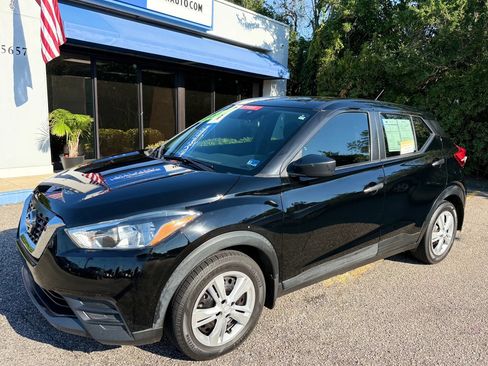 Used 2020 Nissan Kicks S FWD image 22
