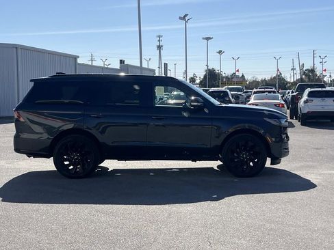 New 2025 Lincoln Navigator Reserve w/ Jet Appearance Package image 6
