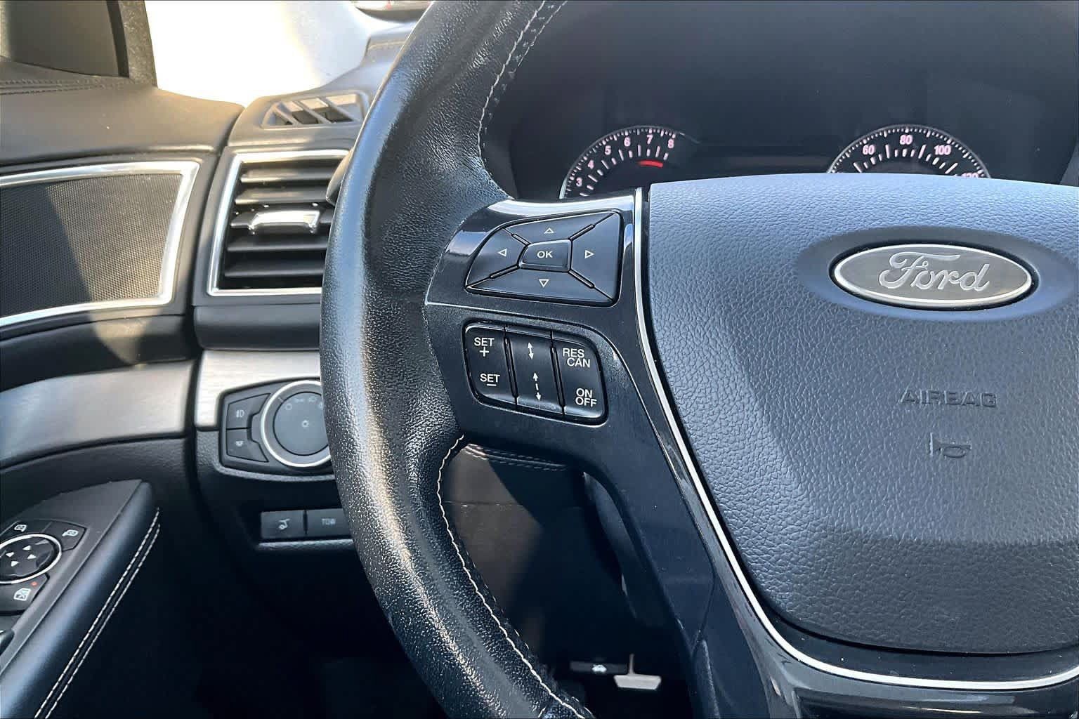 Used 2017 Ford Explorer Platinum AWD/4WD image 24