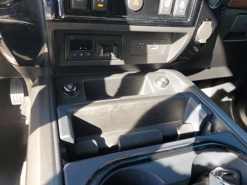 Certified 2021 Nissan Titan Platinum Reserve image 22