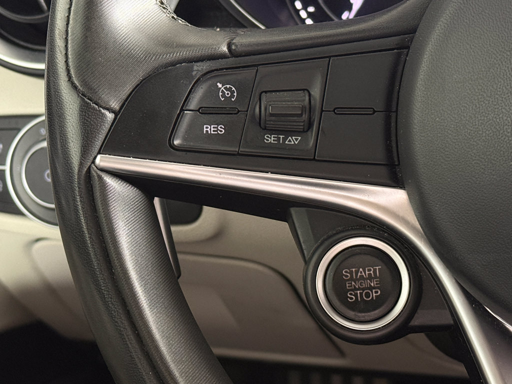 Used 2018 Alfa Romeo Giulia AWD image 39