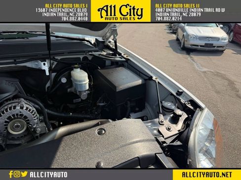 Used 2009 GMC Yukon XL Denali RWD image 47