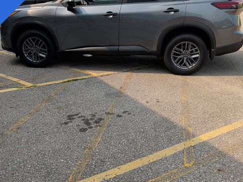 Used 2024 Nissan Rogue S AWD/4WD image 8