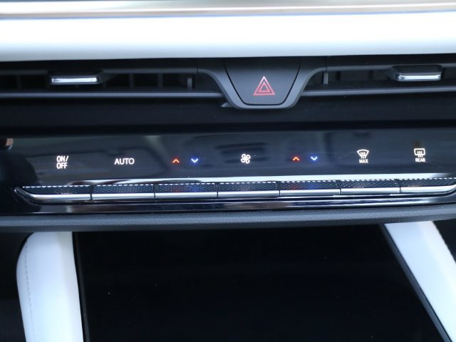 Used 2025 Buick Envision Avenir AWD/4WD image 24