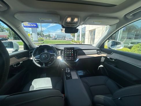 Used 2025 Volvo XC90 B6 Plus AWD/4WD image 19