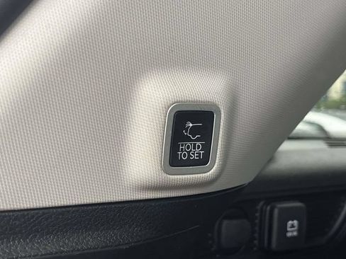 Used 2023 Jeep Grand Cherokee Limited AWD/4WD image 22