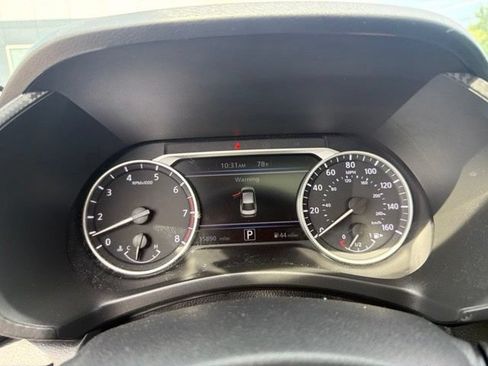 Used 2023 Nissan Sentra SR w/ SR Premium Package FWD image 13