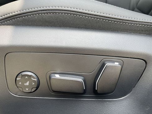 Used 2026 BMW 530i w/ Executive Package image 13