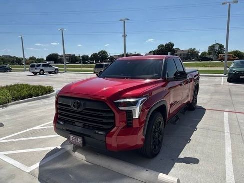Used 2022 Toyota Tundra SR5 RWD image 2