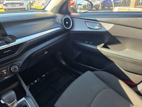 Used 2023 Kia Forte LXS w/ LXS Technology Package image 32