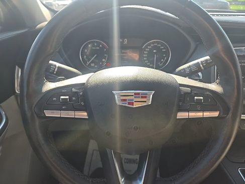 Used 2022 Cadillac XT4 Luxury image 15