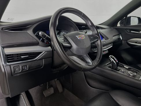 Used 2022 Cadillac XT4 Premium Luxury w/ Enhanced Visibility Package FWD image 22