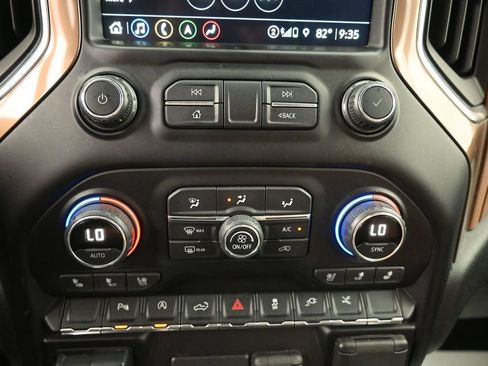 Used 2021 Chevrolet Silverado 1500 High Country AWD/4WD image 17