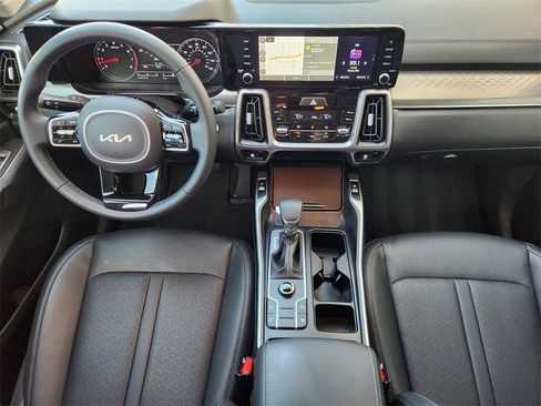 Used 2022 Kia Sorento S image 26