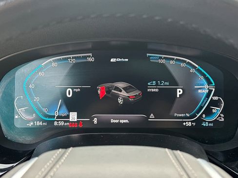 Used 2023 BMW 530e w/ Convenience Package image 28