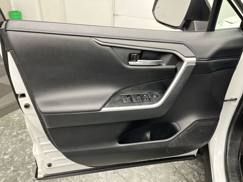 Used 2020 Toyota RAV4 XSE w/ XSE Grade Weather Package image 7