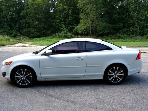 Used 2011 Volvo C70 T5 image 28