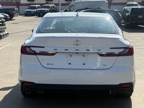 Used 2025 Toyota Camry SE FWD image 5